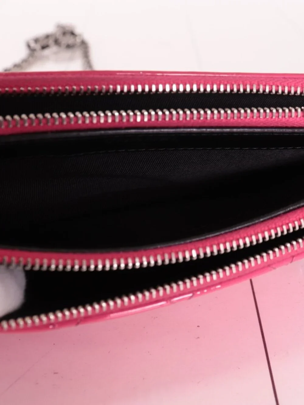 Chanel WOC - Picture 7 of 16